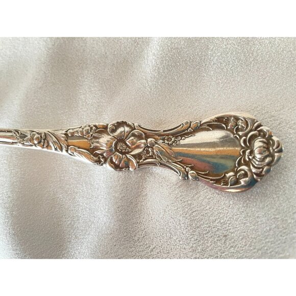 🌸 Antique Wallace Silverplate Cold Meat Serving Fork – 1902 Floral Pattern, 8" - Picture 2 of 9